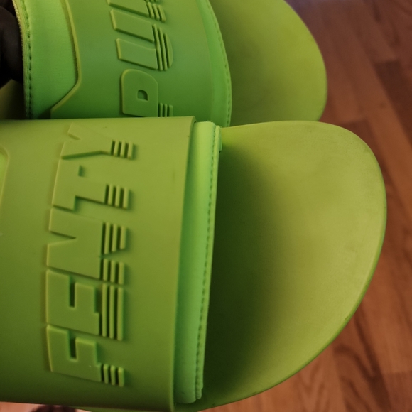 FENTY BY RHIANNA SLIDE SANDALS - Picture 5 of 7